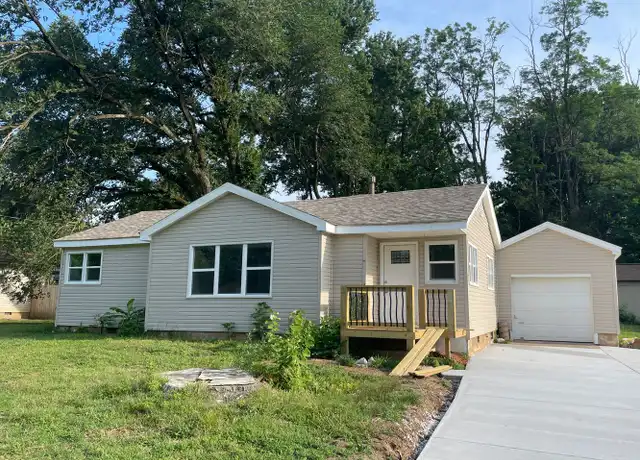Property at 1229 E Berkeley St, Springfield, MO, 65804, 4 beds, 2 baths, [object Object]