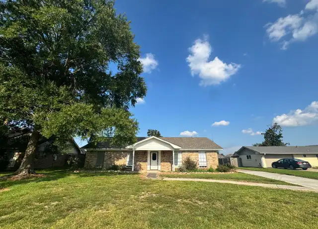 Property at 1415 Forest Ln, Sulphur, LA, 70663, 3 beds, 2 baths, [object Object]