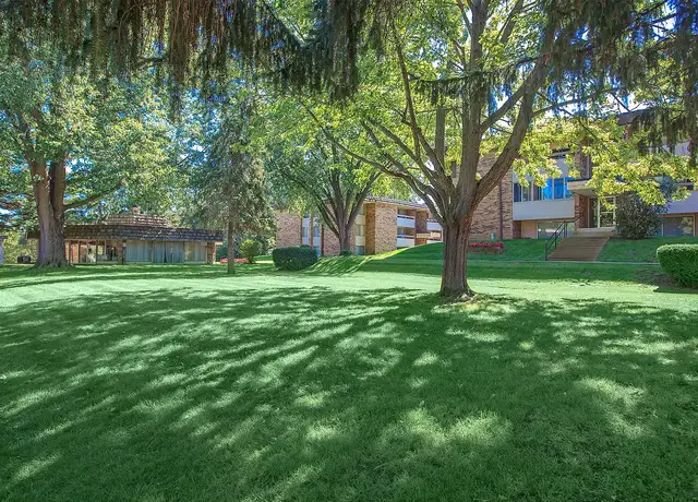 Photo of 611 Whites Rd, Kalamazoo, MI 49008