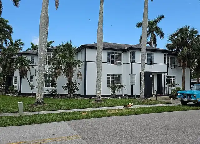 Property at Arvelle Apartments - 2554 First St, Fort Myers, FL, 33901, 1 bed, 1 bath, [object Object]
