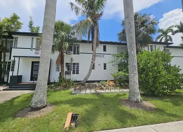 Property at Arvelle Apartments - 2554 First St, Fort Myers, FL, 33901, 1-2 bed, 1 bath, [object Object]