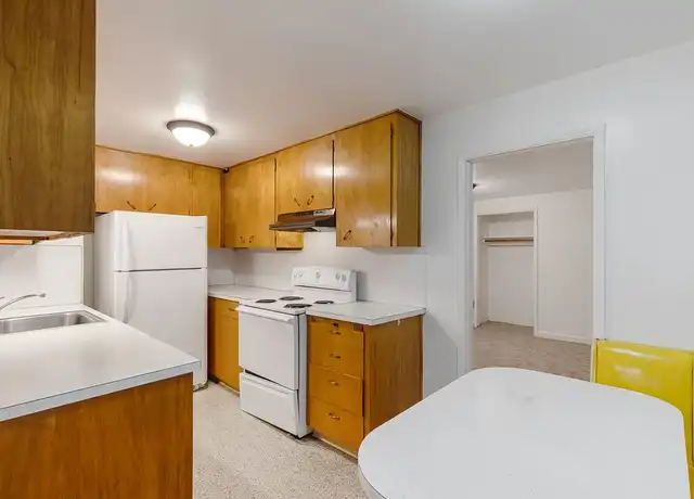 Property at Hampton Court - 2221 NW Flanders St, Portland, OR, 97210, 1 bed, 1 bath, [object Object]