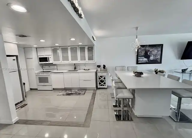Property at 3051 S Palm Aire Dr #201, Pompano Beach, FL, 33069, 3 beds, 2 baths, [object Object]