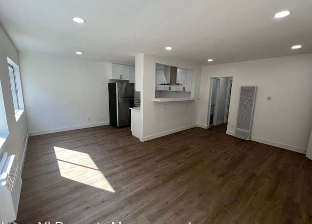 Photo of 8241 Whitsett Ave, North Hollywood, CA 91605