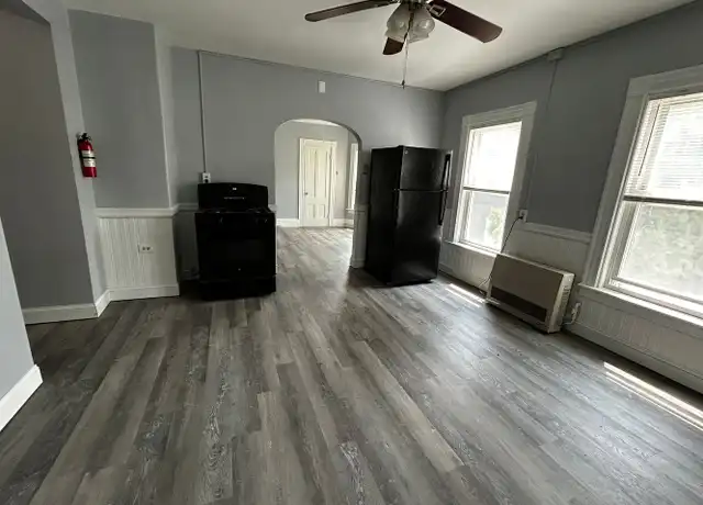 Property at 548 Cartier St Unit 548-2 Cartier, Manchester, NH, 03102, 3 beds, 1 bath, [object Object]