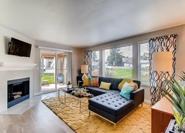 Photo of 11865 SW Tualatin Rd, Tualatin, OR 97062