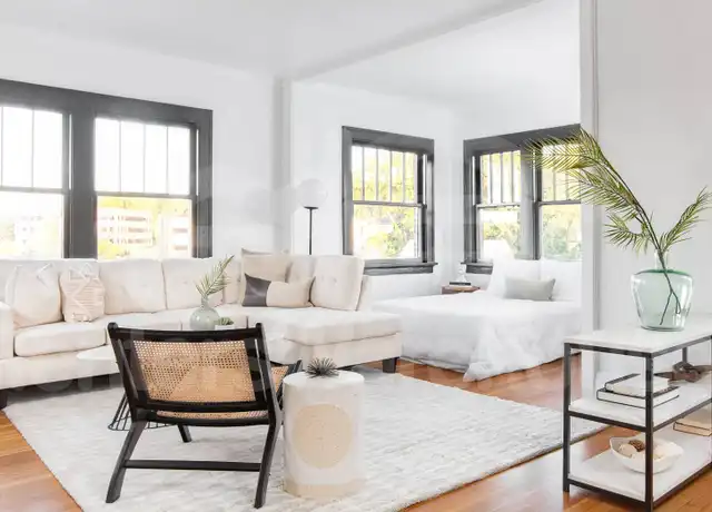 Property at 2801 Grand Ave, Des Moines, IA, 50312, 1 bed, 1 bath, [object Object]