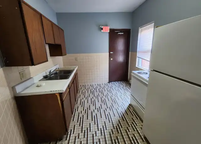 Property at 423 W 8th St, Erie, PA, 16502, 3 beds, 1 bath, [object Object]