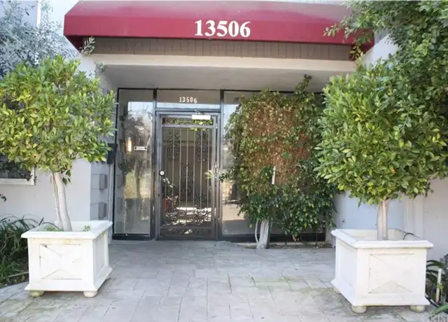 Property at Rye 13506 - 13506 Rye St, Sherman Oaks, CA, 91423, 1 bed, 1 bath, [object Object]