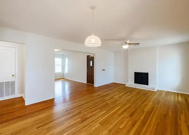 Property at 1400 Ruth Ave, Austin, TX, 78757, 3 beds, 2 baths, [object Object]