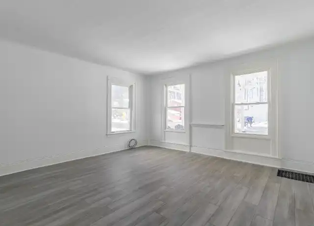 Property at 297 Genesee St Unit 3, Chittenango, NY, 13037, 1 bed, 1 bath, [object Object]