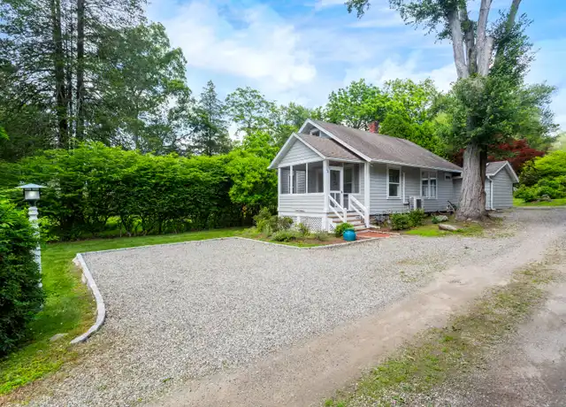 Property at 28 Woodside Ave, Westport, CT, 06880, 3 beds, 2 baths, [object Object]