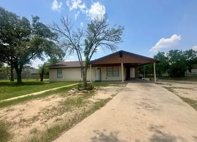 Property at 899 Jalisco Cir, Eagle Pass, TX, 78852, 3 beds, 2 baths, [object Object]