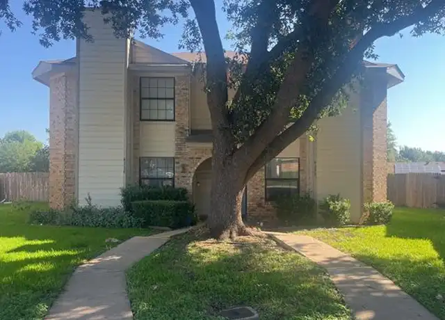 Property at 4336 Hulen Cir E, Fort Worth, TX, 76133, 2 beds, 2.5 baths, [object Object]