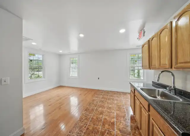 Property at 14 Yankee Pl Unit 5, Ellenville, NY, 12428, 1 bed, 1 bath, [object Object]