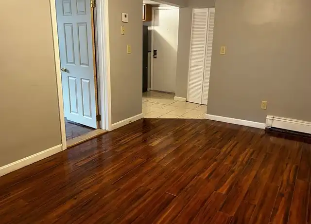 Property at 243 Lake St #2, Waltham, MA, 02451, 1 bed, 1 bath, [object Object]