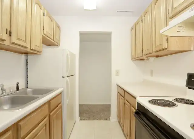 Property at 908 N Broadway Ave Unit 503 1, Urbana, IL, 61801, 1 bed, 1 bath, [object Object]