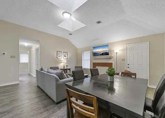Property at 1104 Cypress Ln Unit 1E, DeSoto, TX, 75115, 6 beds, 2 baths, [object Object]