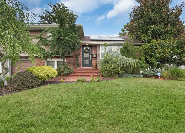 Property at 5 Crabapple Ln, Commack, NY, 11725, 4 beds, 2 baths, [object Object]