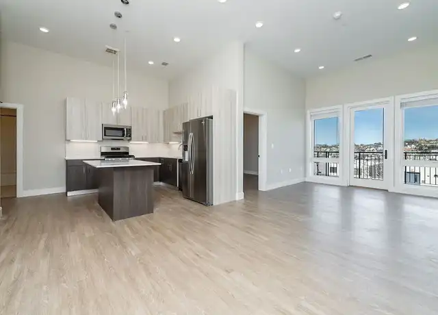 Property at 340 Bremen St, East Boston, MA, 02128, 1-3 bed, 1-2 bath, [object Object]