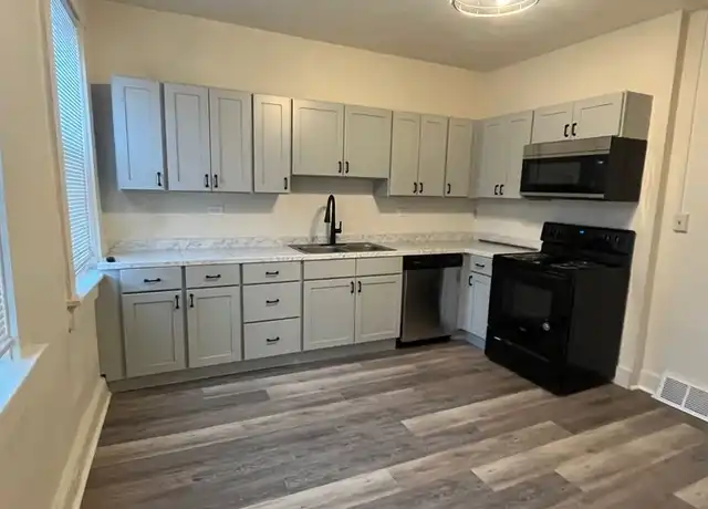 Property at 228 W Mifflin St, Lancaster, PA, 17603, 4 beds, 1 bath, [object Object]