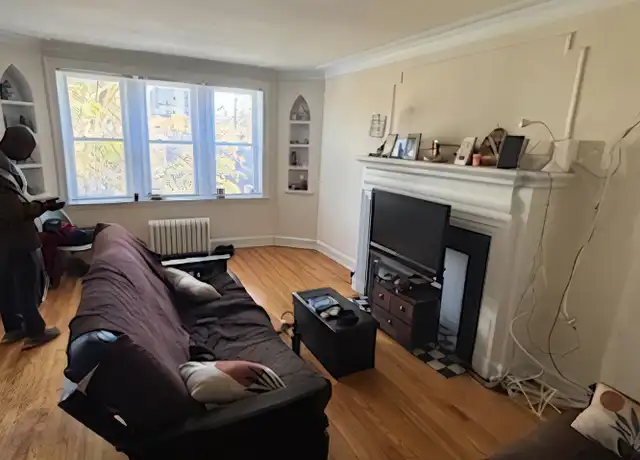 Property at 6750 N Hermitage Ave Unit 6750-1, Chicago, IL, 60626, 2 beds, 1 bath, [object Object]