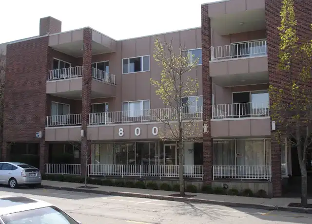 Property at 800 Oak St Unit 2C, Winnetka, IL, 60093, 2 beds, 2 baths, [object Object]