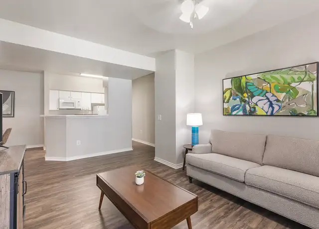 Photo of 1350 Skyline Rd, Grand Prairie, TX 75051