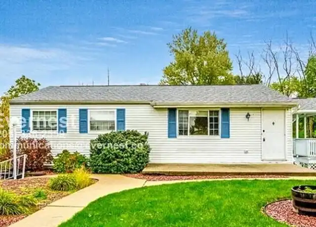 Property at 2068 Robin Hood Dr, Irwin, PA, 15642, 3 beds, 2 baths, [object Object]