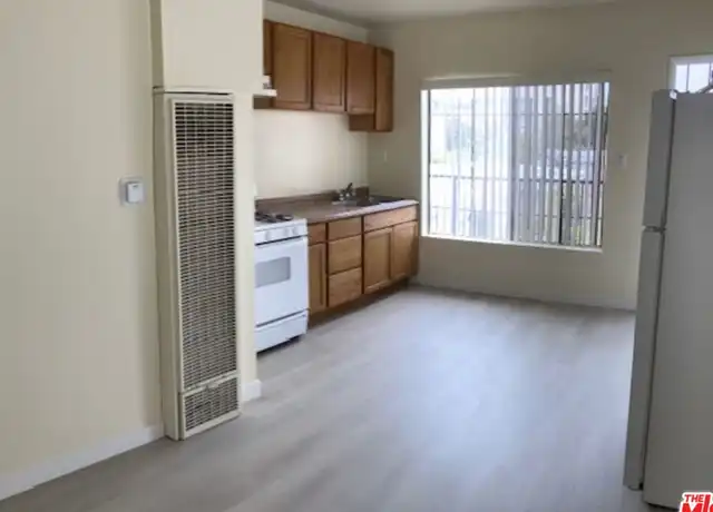 Property at 910 S Kingsley Dr Unit A, Los Angeles, CA, 90006, 1 bed, 1 bath, [object Object]