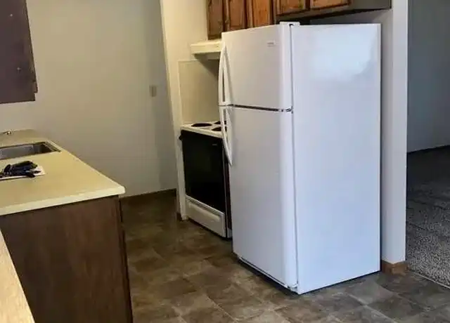Property at 4 26th Ave SW Unit 6, Cedar Rapids, IA, 52404, 2 beds, 1 bath, [object Object]