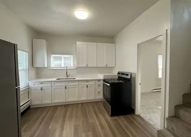 Property at 2519 Baker Ave Unit 1, Everett, WA, 98201, 2 beds, 1 bath, [object Object]