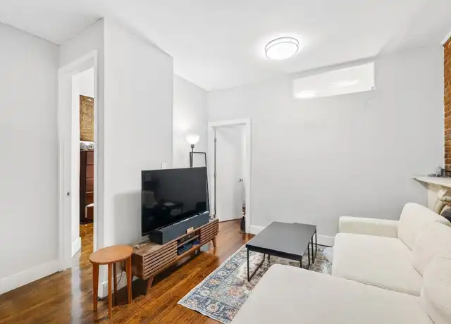 Property at 326 W 23rd St Unit 3f, New York, NY, 10011, 2 beds, 1 bath, [object Object]