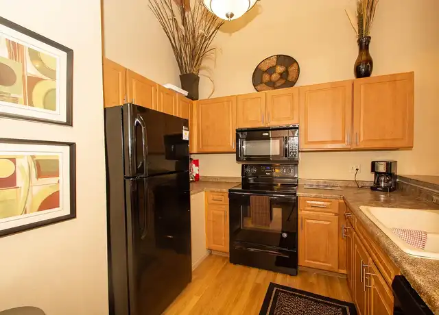 Property at Highland on the Park - 2000 7th St W, St Paul, MN, 55116, 1 bed, 1 bath, [object Object]