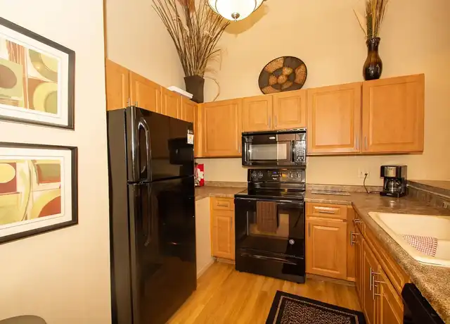 Property at Highland on the Park - 2000 7th St W, St Paul, MN, 55116, 1-2 bed, 1-2 bath, [object Object]