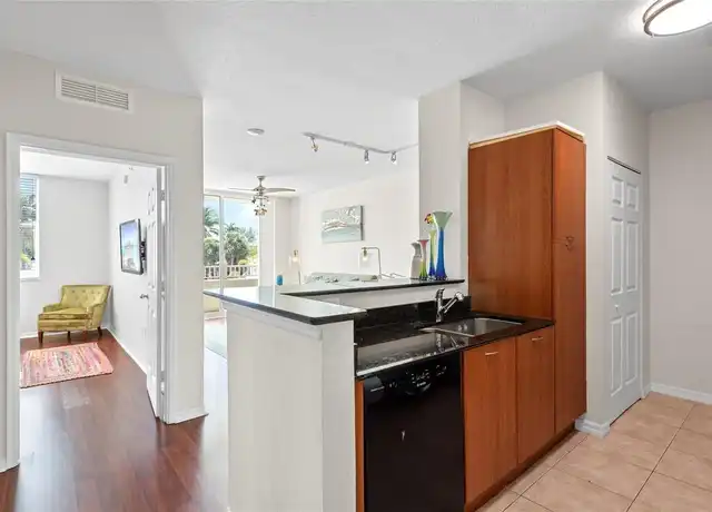 Property at 100 NE 6th St, Boynton Beach, FL, 33435, 1 bed, 1 bath, [object Object]