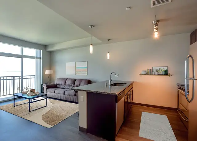 Photo of 633 N Henry St, Madison, WI 53703