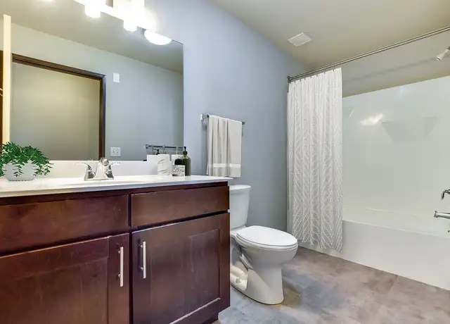 Photo of 633 N Henry St, Madison, WI 53703