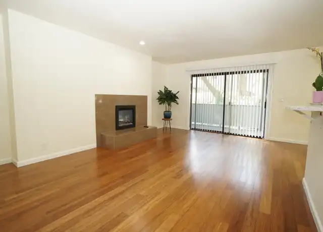 Property at 11803 93rd Ave NE Unit 202, Kirkland, WA, 98034, 3 beds, 2 baths, [object Object]