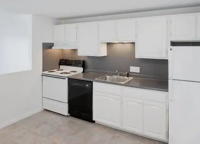 Property at 950 Heights at Cape Ann, Gloucester, MA, 01930, 2 beds, 1 bath, [object Object]