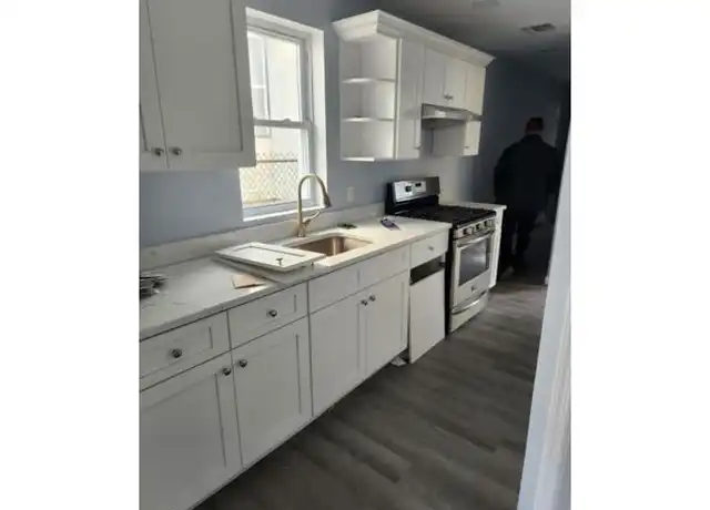 Property at 150 Beach 27th St, Far Rockaway, NY, 11691, 2 beds, 1 bath, [object Object]