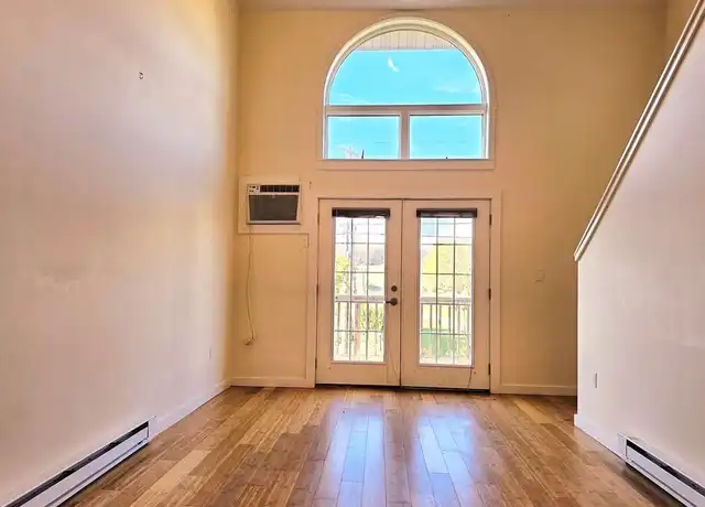 Property at 231 Reynolds Rd Unit 10, Loch Sheldrake, NY, 12759, 1 bed, 2.5 baths, [object Object]