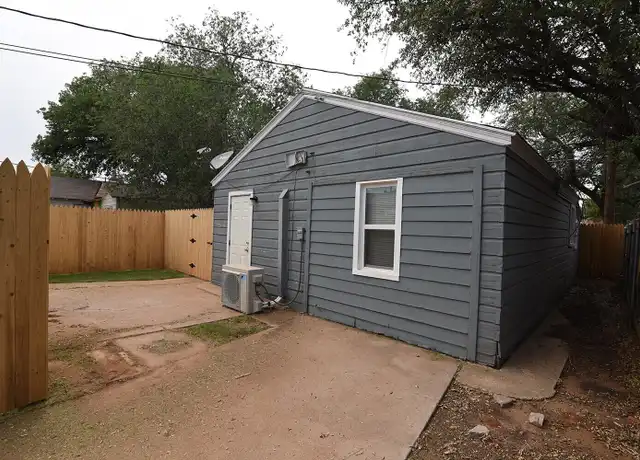 Property at 2006 29th St, Lubbock, TX, 79411, 1 bed, 1 bath, [object Object]