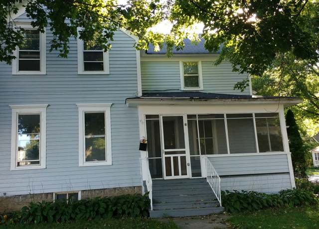 Photo of 417 S Cook St, Barrington, IL 60010