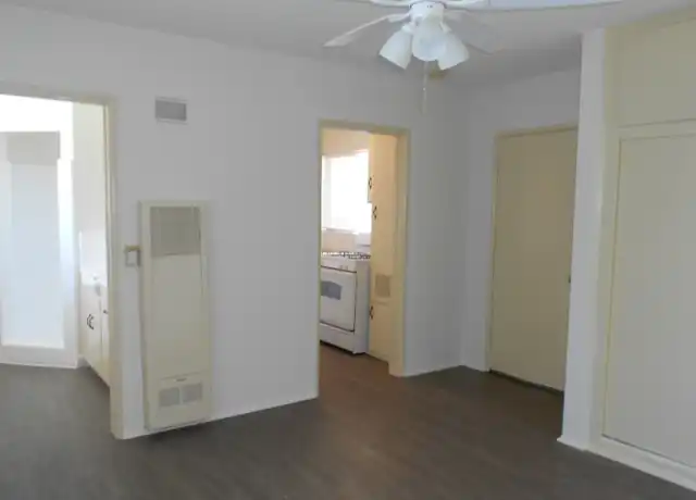 Property at 815 Flora Dr Unit 6, Inglewood, CA, 90302, 0 beds, 1 bath, [object Object]