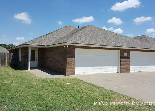Property at 608 N Englewood Ave Unit B, Lubbock, TX, 79416, 3 beds, 3 baths, [object Object]
