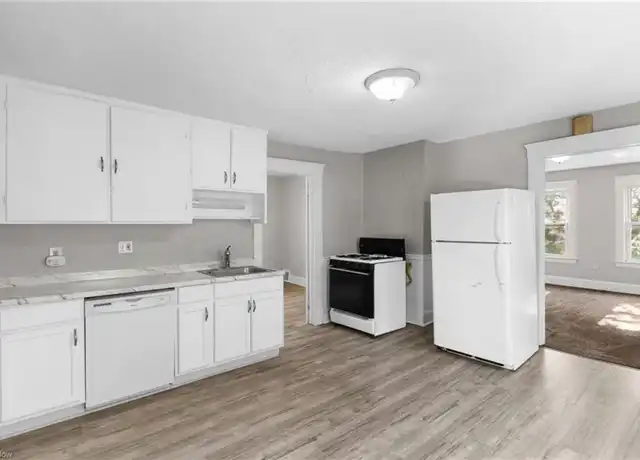 Property at 2064 Halstead Ave Unit UP, Lakewood, OH, 44107, 2 beds, 1 bath, [object Object]