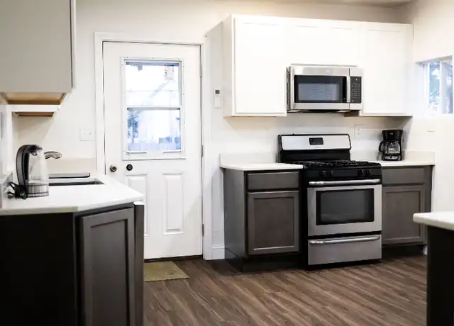 Property at 69 Willard Ave Unit 1, Springfield, MA, 01109, 2 beds, 1 bath, [object Object]