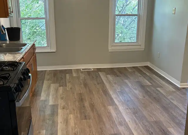 Property at 553 W Utica St Unit 5, Buffalo, NY, 14213, 2 beds, 1 bath, [object Object]