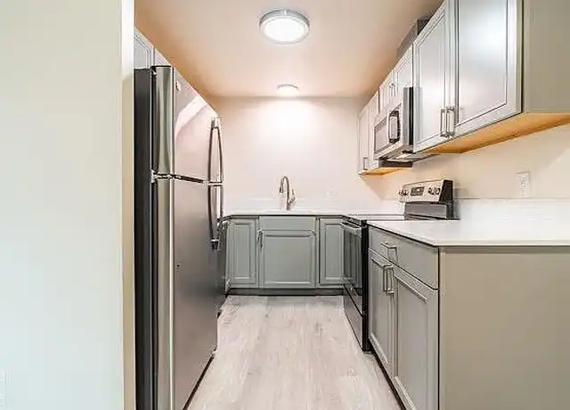 Property at City living with views and walkable access to shops and restaurants! - 14826 SE 38th St, Bellevue, WA, 98006, 2 beds, 1 bath, [object Object]